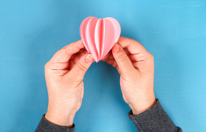 DIY Valentine's Day Cards creating hearts that are glued together to make a fan