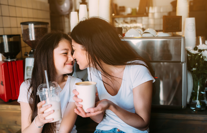 Mom and Daughter Date Ideas For Any Budget mom and daughter drinking soda