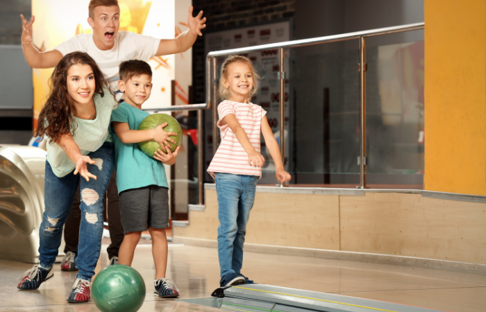 funny ways to bowl mom dad boy and girl bowling