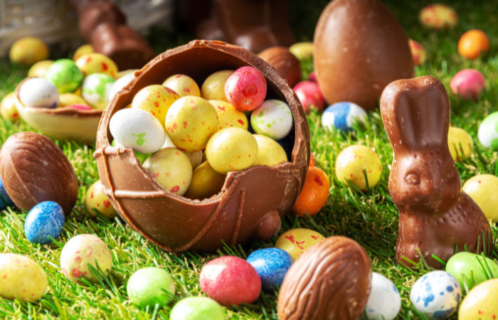 easter treasure hunt ideas for adult chocolate eggs and bunnies in grass